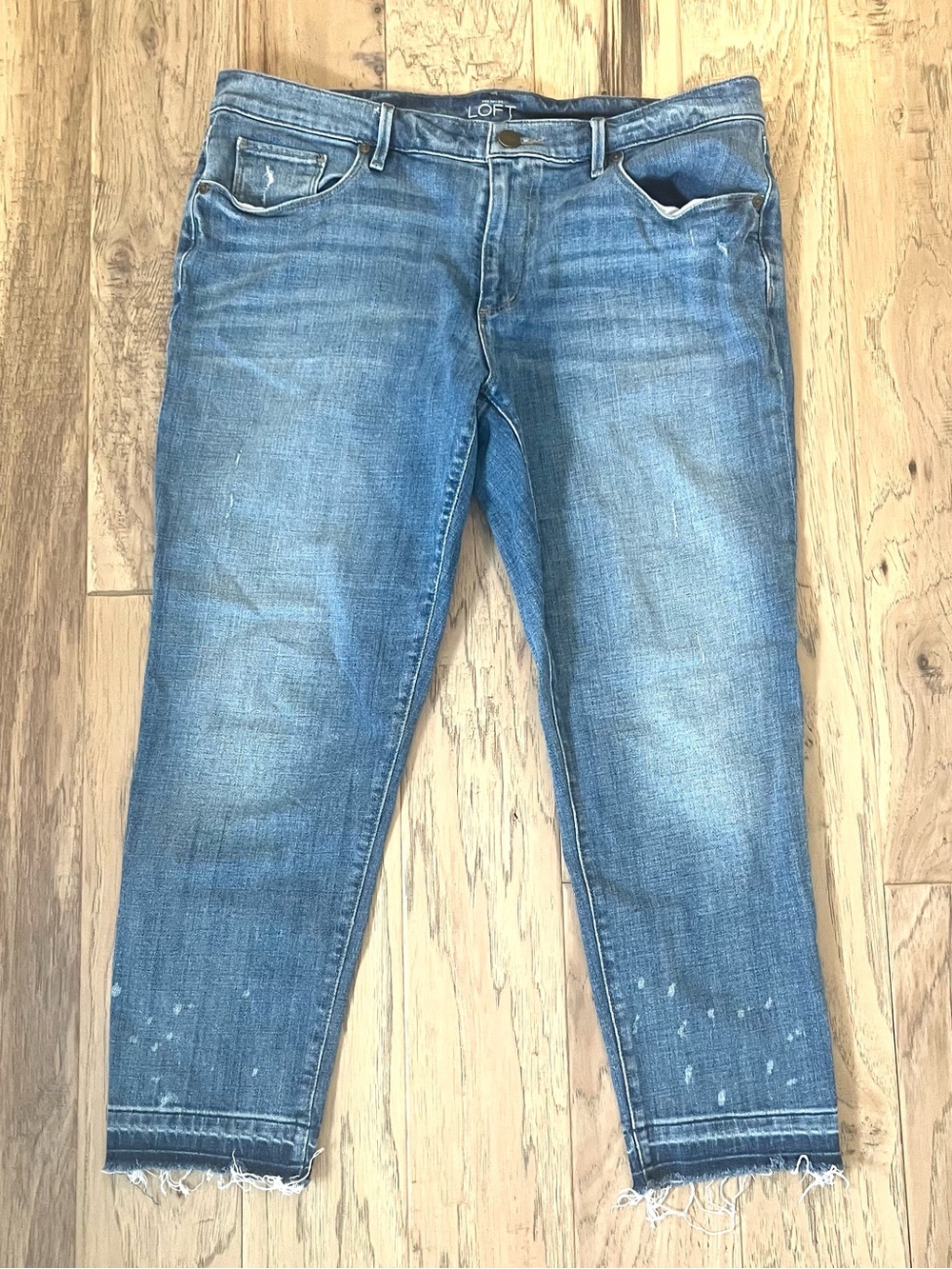 LOFT Medium Blue Slight Distressed Relaxed Skinny Crop Jeans w/ Raw Hem, size 31